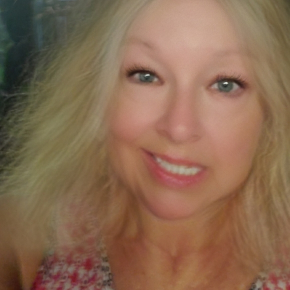 Meet your Posher, Jerilyn - Picture 2 of 2